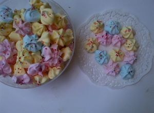 Foto resep Skempyes/schumpies (permen putih telur) first trial :D