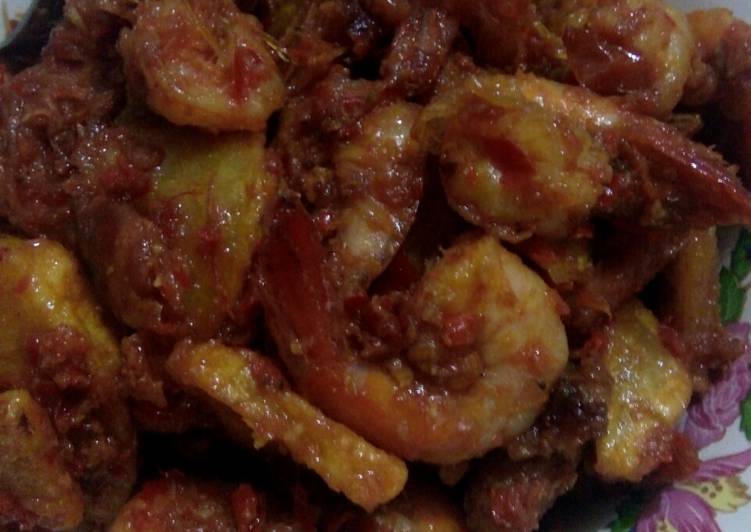 Langkah Mudah untuk Membuat Udang balado kentang Anti Gagal