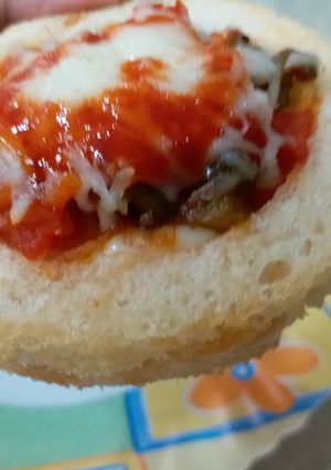 रिंग पिज़्ज़ा सैंडविच (Ring pizza sandwich recipe in Hindi) रेसिपी मुख्य फोटो