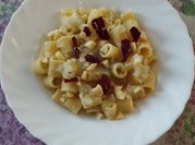 Una foto di pasta con finocchio