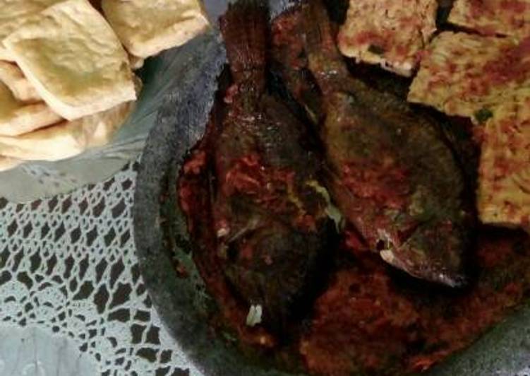 Cara Gampang Menyiapkan Sambel kemiri….no santan bebas kolesterol yang Lezat