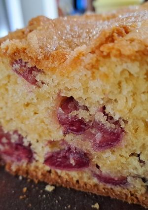 Una foto de Budín fácil con cerezas 🍒