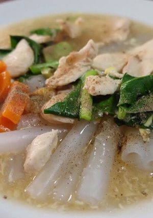 รูปของ ราดหน้าไก่ใช้เส้นก๋วยจั๊บ