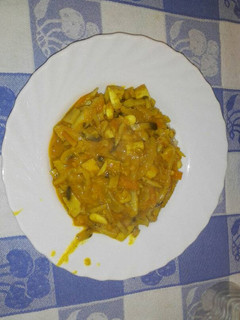 Una foto de Curry con verduras