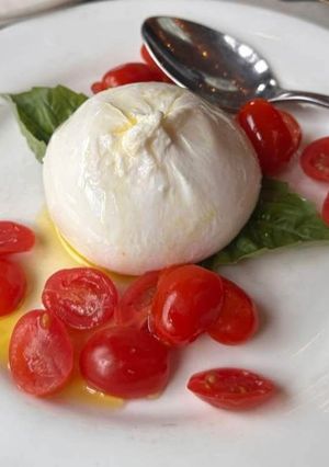 Foto de Burrata com Tomate Cherry
