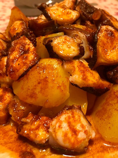Una foto de Pulpo a la gallega