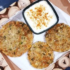 A picture of Sabudana Thalipeeth.