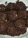 Bola-Bola Biskuit Cokelat Meses