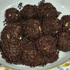 รูปของ Bola-Bola Biskuit Cokelat Meses
