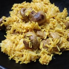 A picture of Mushroom vegetable pulao.