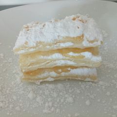 A picture of Mille foglie di limone.