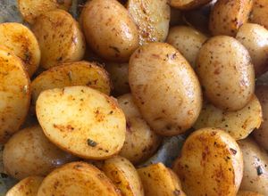 Una foto de Patatas con paprika al horno