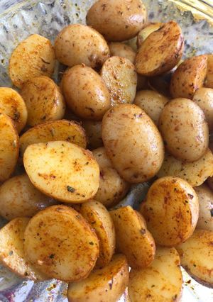 A picture of Oven-Roasted Baby Potatoes with Paprika.