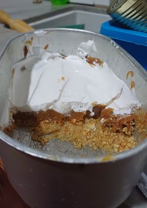 Una foto de Postre de Galletas María con Dulce de Leche y Merengue