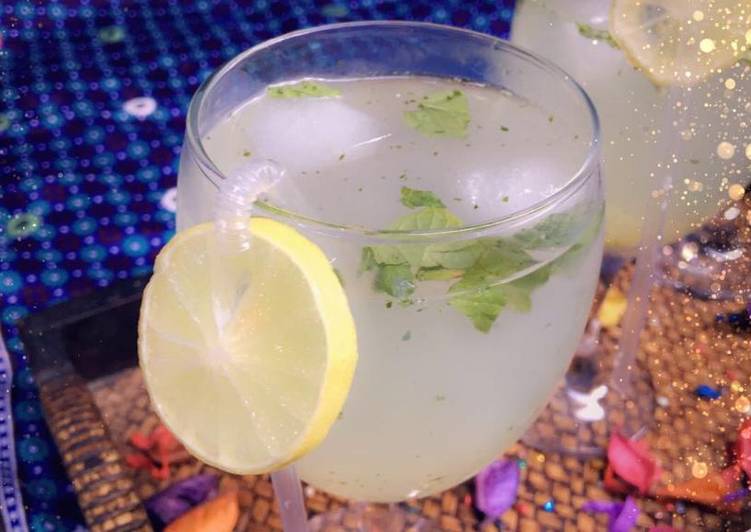 Steps to Make Any-night-of-the-week Lemon pepper and mint juice
