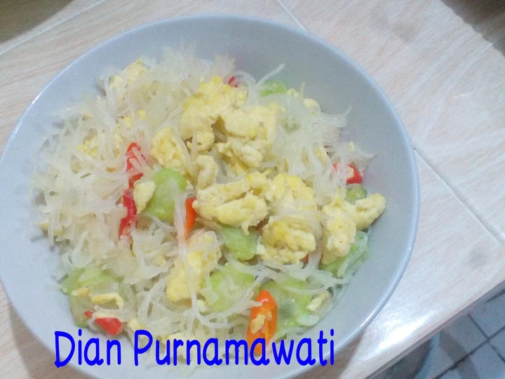 Cara Mudah Menyiapkan Resep Tumis Oyong Soun Telur Pedas yang Uenak Anti Ribet, Sempurna