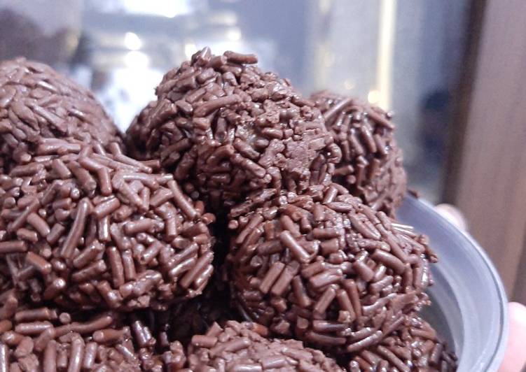 Chocolate Ball Chewy (Bola Coklat Milo Kenyal)