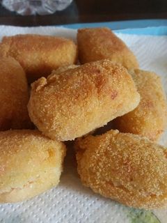 Una foto de Croquetas de palito de cangrejo