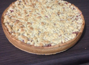 Una foto de Kuchen de miga relleno de murta