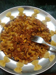 बटरफ्लाई पास्ता (Butterfly pasta recipe in hindi) रेसिपी मुख्य फोटो