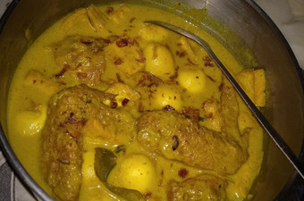 Bagaimana Menyiapkan Masak Bumbu Kuning Ayam, Tahu, dan Telur Puyuh Enak