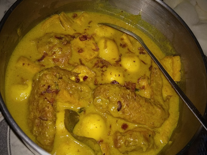 Bagaimana Menyiapkan Masak Bumbu Kuning Ayam, Tahu, dan Telur Puyuh Enak