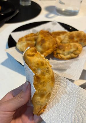 Una foto de Empanadas Tucumanas! Con Matambre 😋 🇦🇷