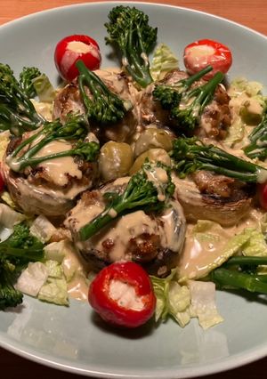 Una foto de Ensalada de champiñones gratinados con Gorgonzola y brócoli