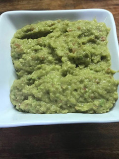 Una foto de Guacamole fácil rápido y a la mexicana🦀