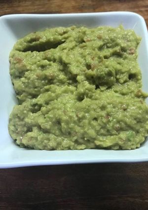 Una foto de Guacamole fácil rápido y a la mexicana🦀