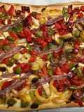 Coca de trempó (amb anxoves, panses i pinyons) 🍕