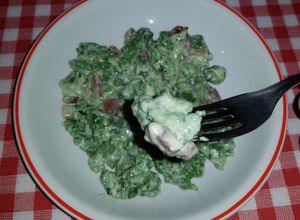 Foto di Spatzle di spinaci e speck