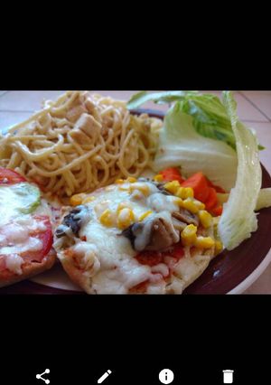 Una foto de Mini Pizzas Vegetarianas con spaghetti