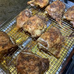 A picture of Baked chicken thighs with Italian seasoning (義式香草烤雞腿）.