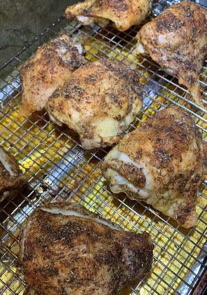 A picture of Baked chicken thighs with Italian seasoning (義式香草烤雞腿）.