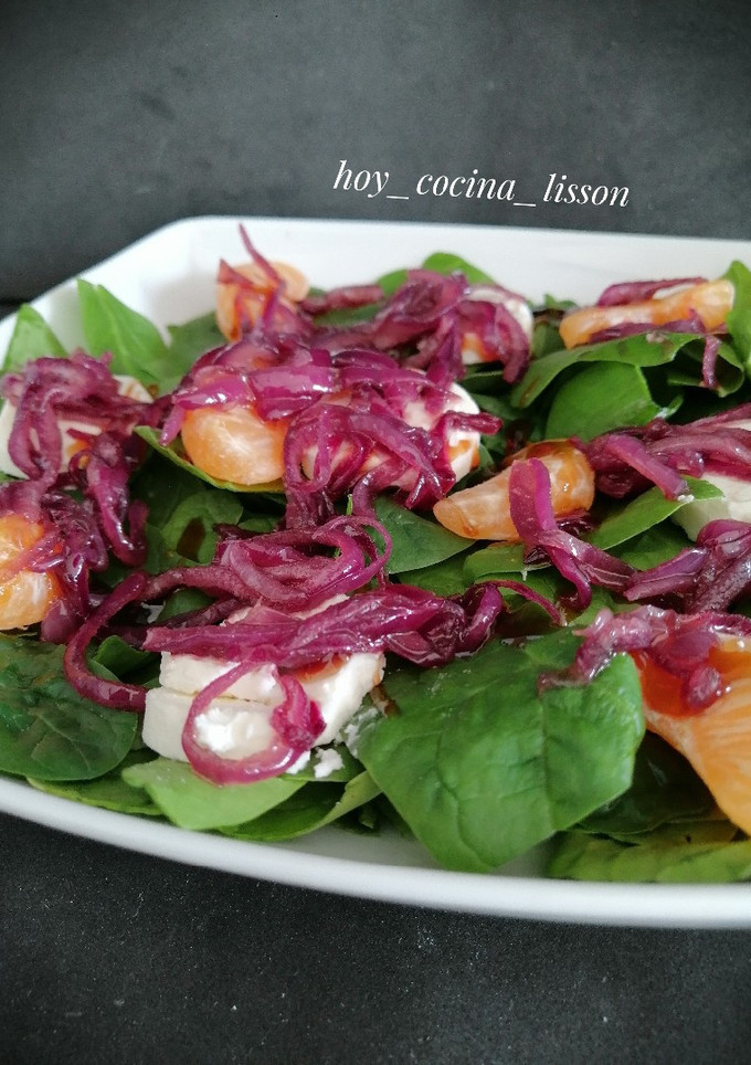 Una foto de Ensalada de espinacas