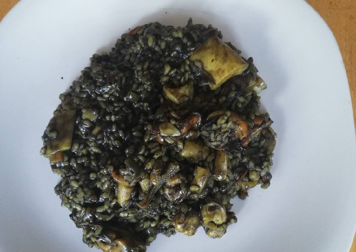 Arroz negro con choco