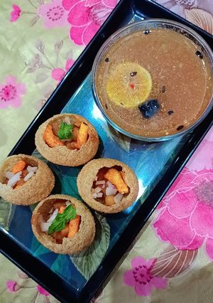 A picture of My best ever pani puri water.