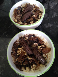 A picture of Oreo layered seviyan.
