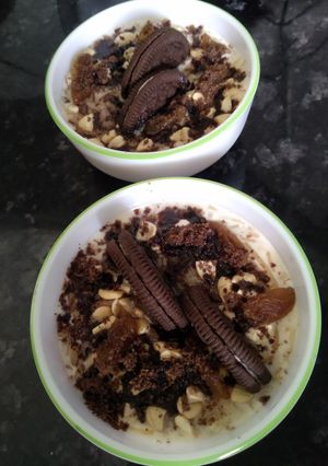 A picture of Oreo layered seviyan.