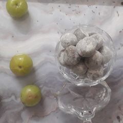 A picture of Amla Gatagat.