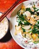 Ngao xào hẹ và hành tây