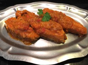 Una foto de Castañeta (palometa) en salsa