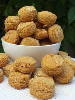 Una foto de Scones integrales de limón, jengibre y miel