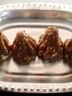 अंजीर ड्राई फ्रूट मोदक रेसिपी मुख्य फोटो