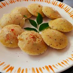A picture of Healthy oats idli.