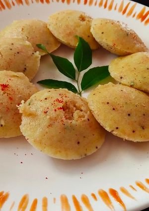 A picture of Healthy oats idli.
