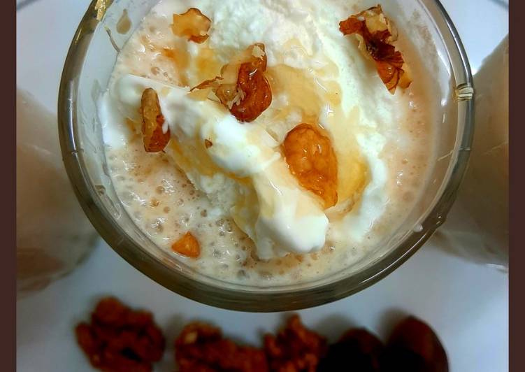 Oats and dates milkshake