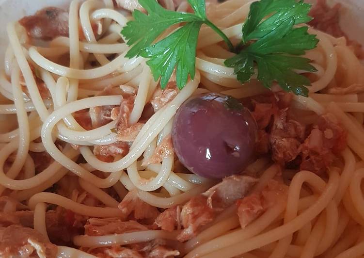 Recipe of Quick Spaghetti col tonno