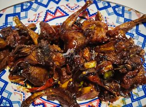 Gambar 16:1:23 - Burung puyuh masak kicap melekat